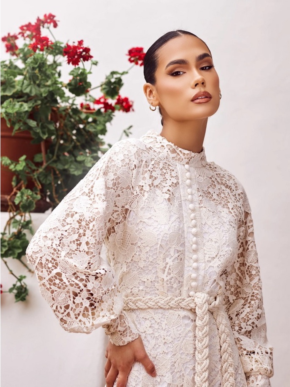 BNWT Zahraa the label lines Lace Maxi Dress size L